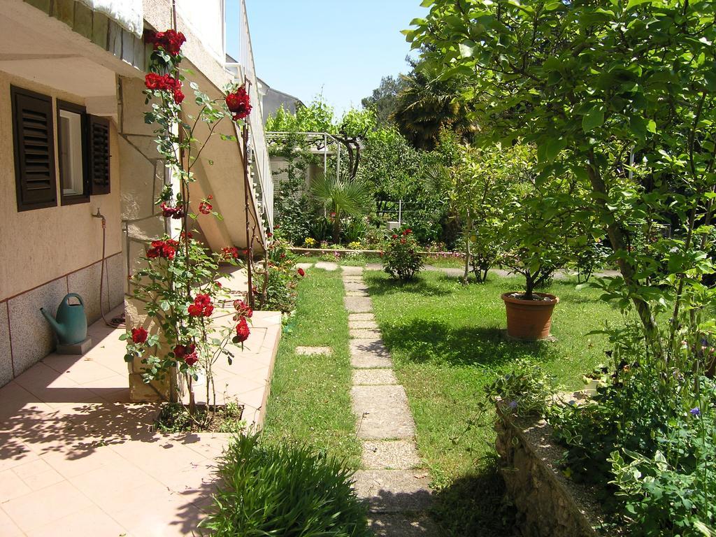 Apartments Ines Krk Town Exteriör bild