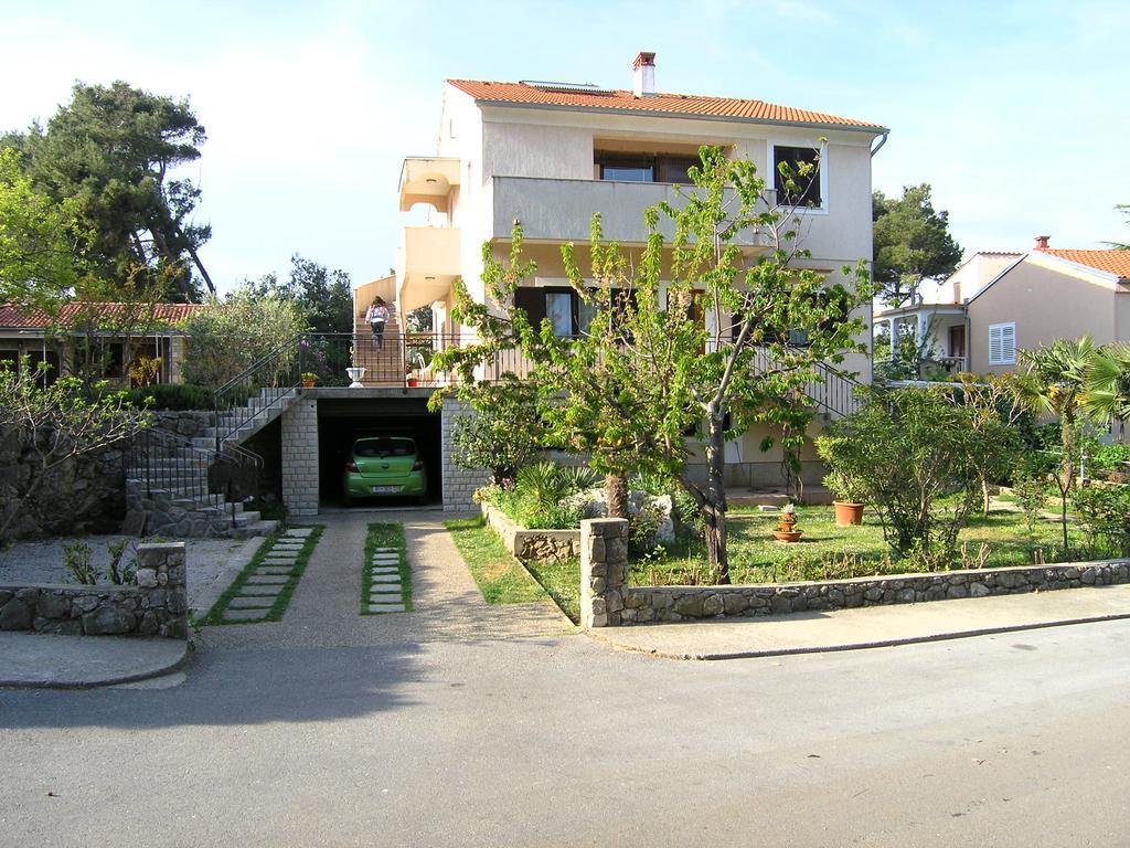 Apartments Ines Krk Town Exteriör bild