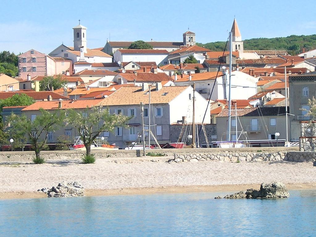 Apartments Ines Krk Town Exteriör bild